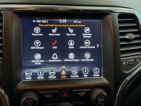 Used 2018 Jeep Grand Cherokee Laredo image 14