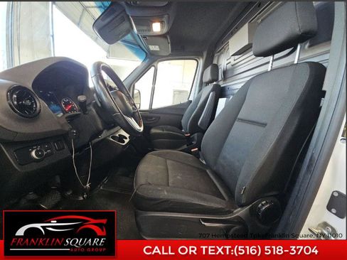 Used 2022 Mercedes-Benz Sprinter 1500 image 9