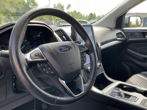 Certified 2024 Ford Edge Titanium AWD/4WD image 17