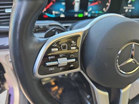 Used 2022 Mercedes-Benz GLS 450 4MATIC image 17