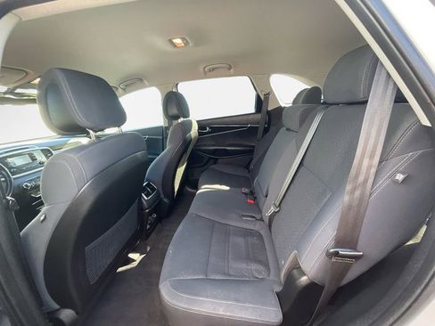 Used 2016 Kia Sorento LX w/ LX Convenience Package image 22