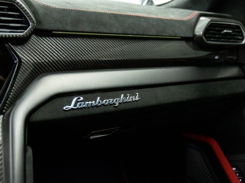 Used 2024 Lamborghini Urus Performante image 32
