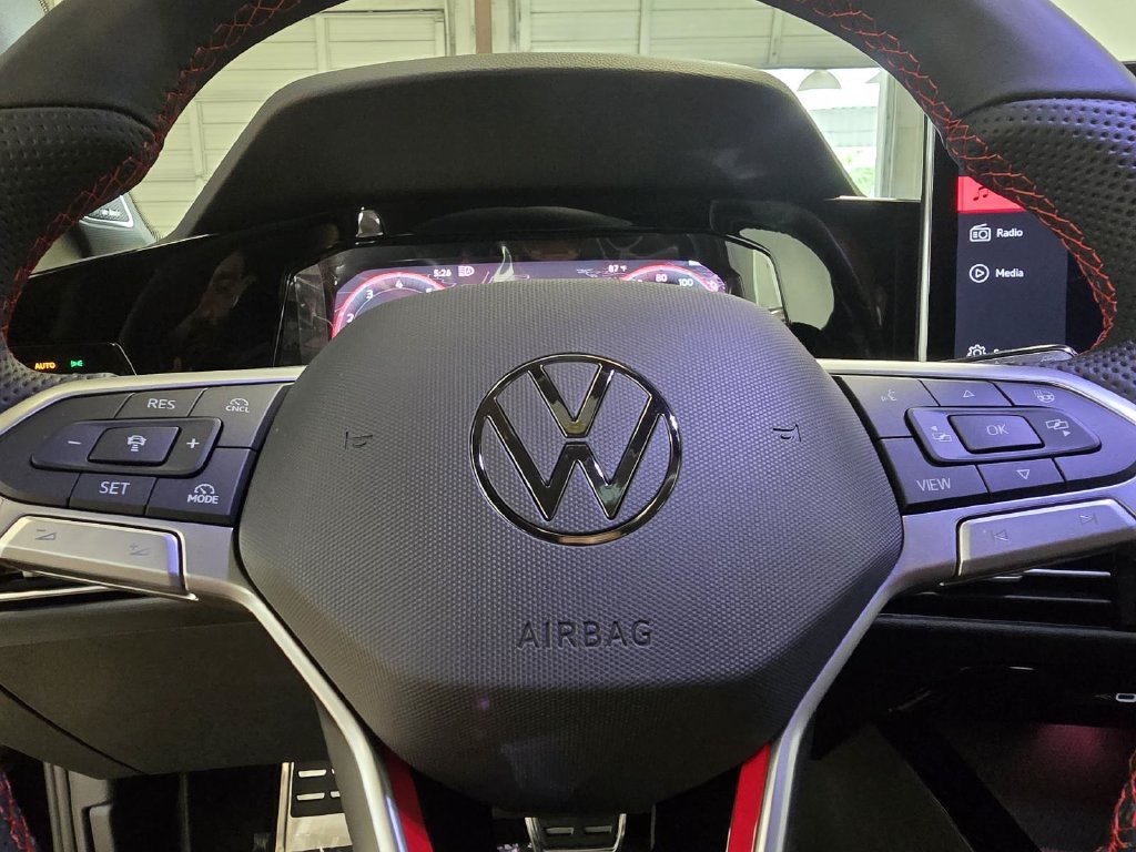 New 2026 Volkswagen GTI SE FWD image 25