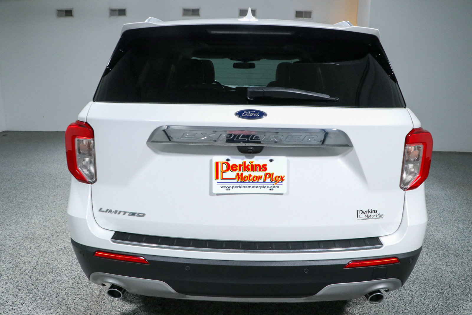 Used 2022 Ford Explorer Limited w/ Equipment Group 301A RWD image 8