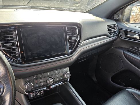 Used 2024 Dodge Durango GT image 11
