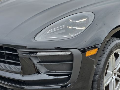 Certified 2026 Porsche Macan AWD/4WD image 12
