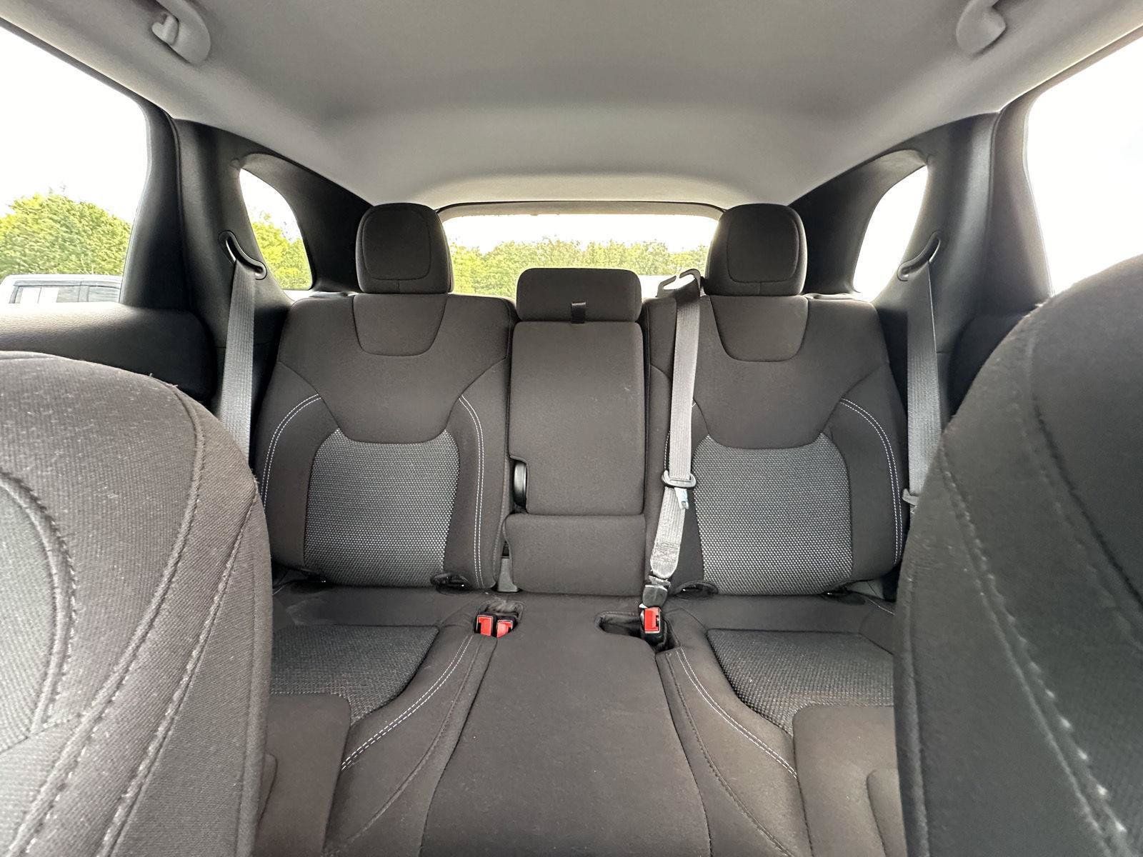 Used 2020 Jeep Cherokee Latitude FWD image 13