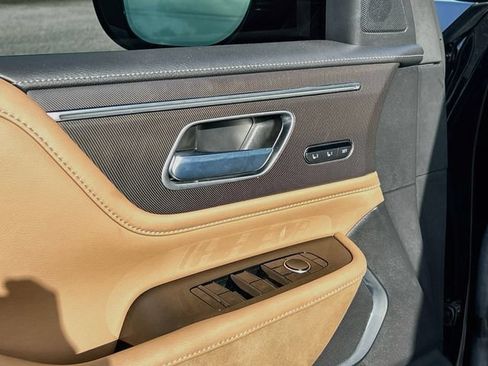 Used 2025 INFINITI QX80 Luxe RWD image 15
