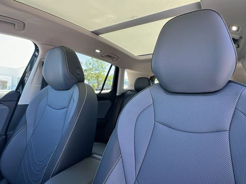 Certified 2026 Volkswagen Tiguan SE w/ Panoramic Sunroof Package AWD/4WD image 11