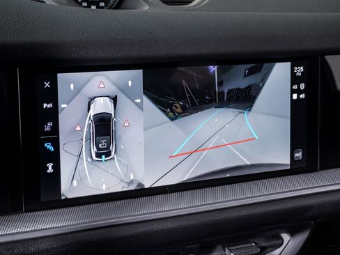 Used 2025 Porsche Cayenne Coupe image 23