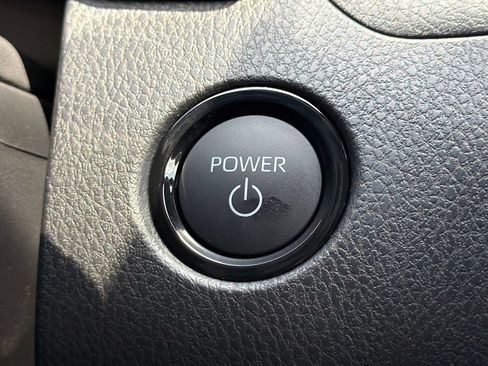 New 2026 Toyota Camry Hybrid FWD image 31