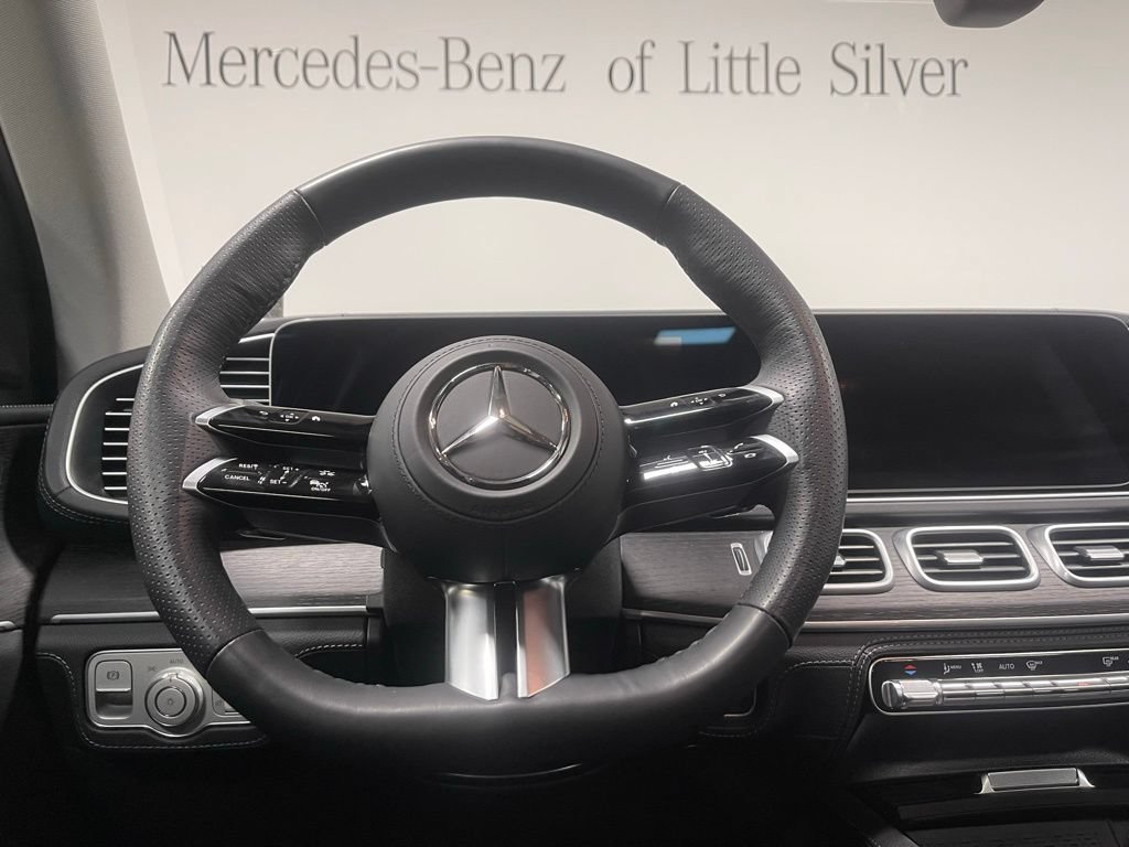 Used 2026 Mercedes-Benz GLS 450 4MATIC image 32