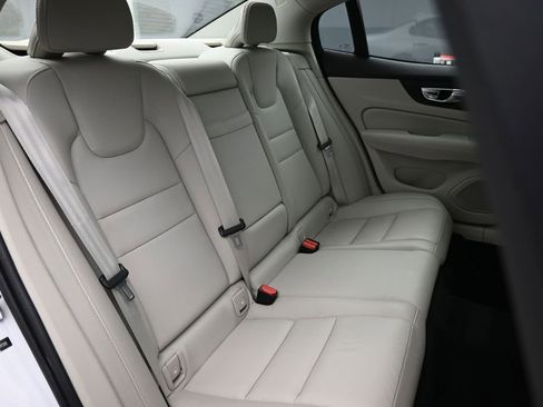 Used 2019 Volvo S60 T5 Momentum w/ Premium Package FWD image 24