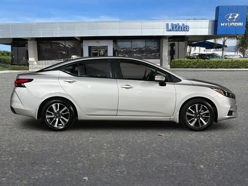Used 2021 Nissan Versa SV image 8