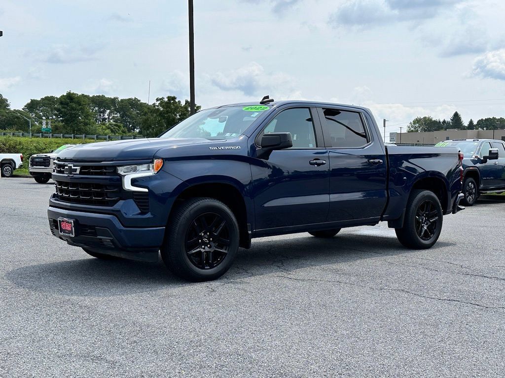 Used 2022 Chevrolet Silverado 1500 RST AWD/4WD image 2