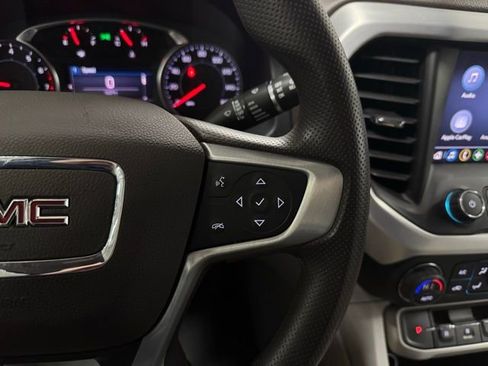 Used 2023 GMC Acadia SLE image 25