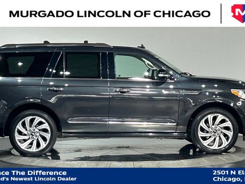 Used 2023 Lincoln Navigator Reserve AWD/4WD image 9