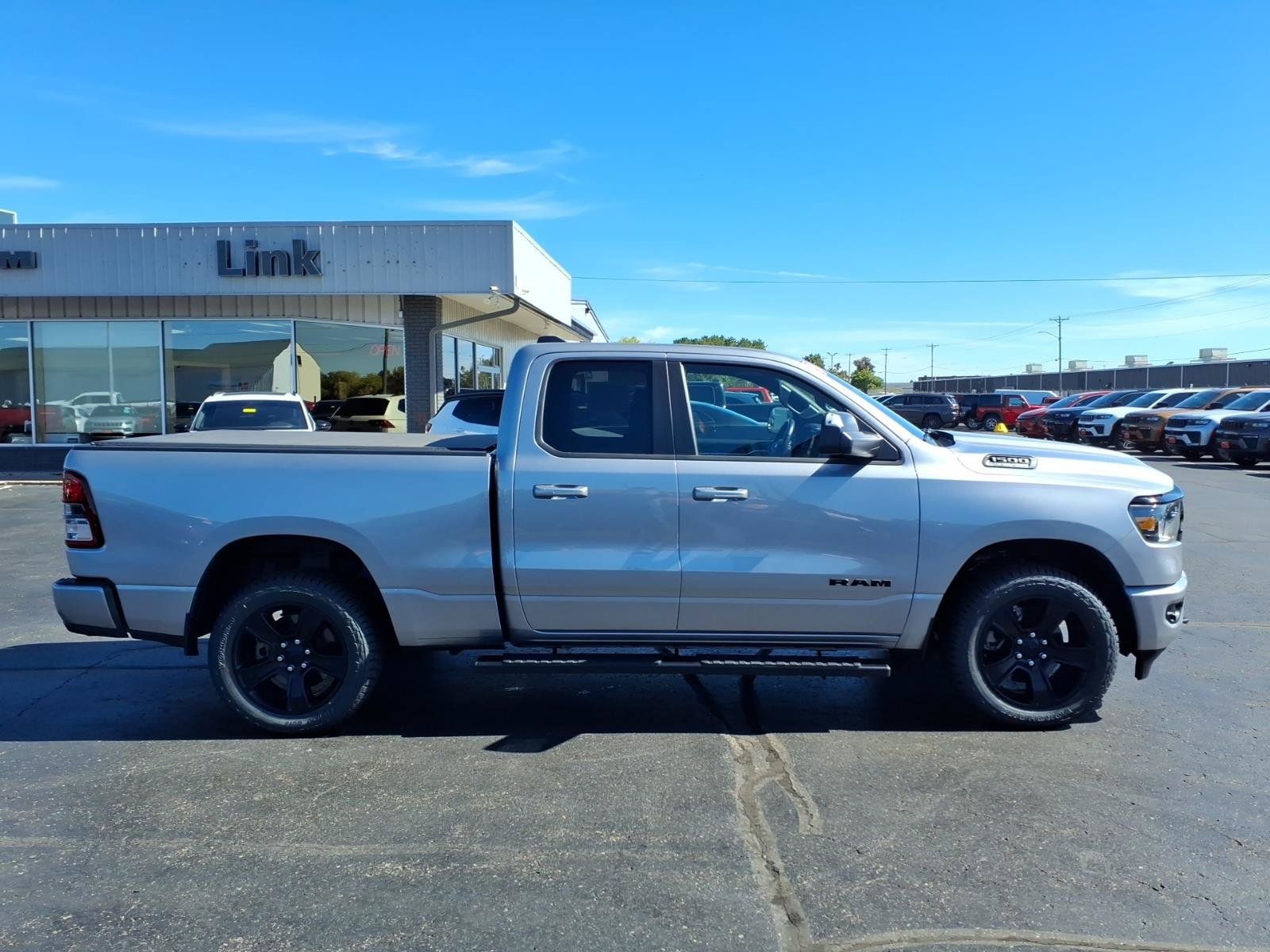 Used 2021 RAM 1500 Big Horn AWD/4WD image 2