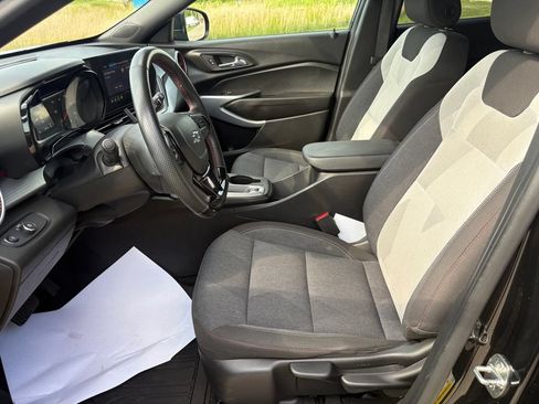 Used 2024 Chevrolet Trax RS w/ Driver Confidence Package FWD image 15