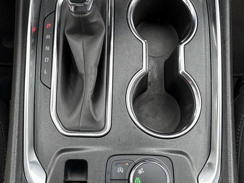 Used 2023 Chevrolet Traverse LT FWD image 28