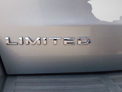 Used 2023 Ford Expedition Limited AWD/4WD image 19