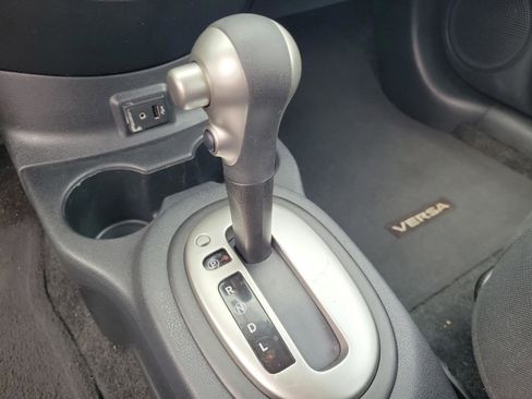 Used 2017 Nissan Versa SV image 31