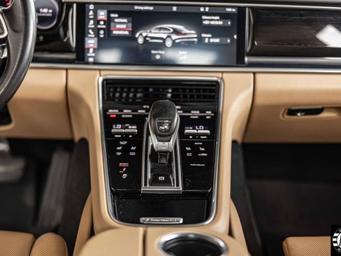 Used 2018 Porsche Panamera 4 image 35