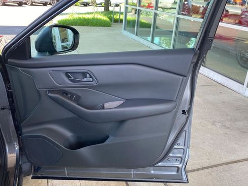 Certified 2025 Nissan Rogue S FWD image 19