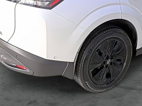 Used 2025 Nissan Murano SL image 12