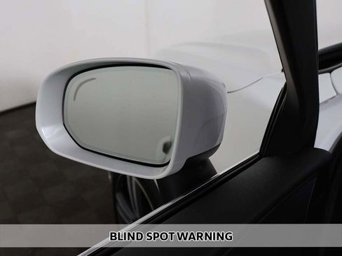 Used 2021 Volvo XC60 T5 Momentum w/ Premium Package image 6