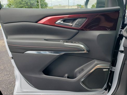 New 2026 Chevrolet Traverse RS w/ LPO, Floor Liner Package image 13