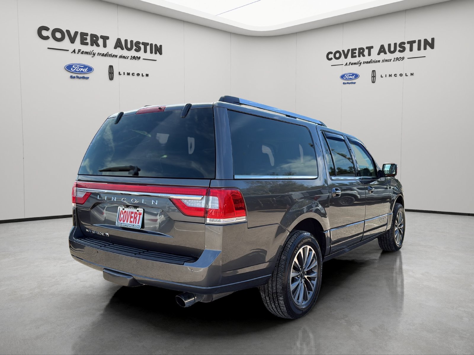 Used 2015 Lincoln Navigator L 2WD image 5