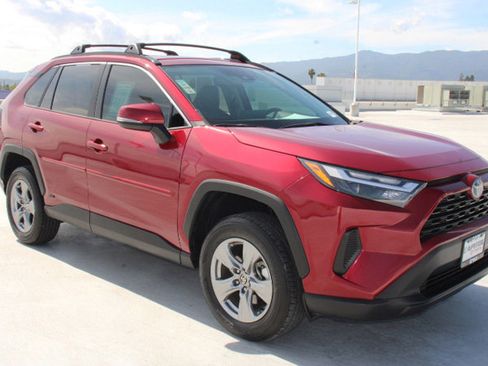 Used 2024 Toyota RAV4 XLE w/ Convenience Package image 2