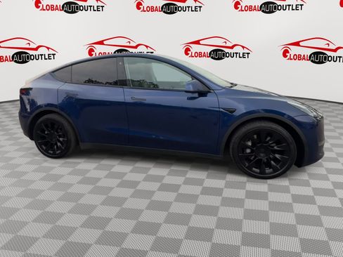 Used 2022 Tesla Model Y Long Range AWD/4WD image 9
