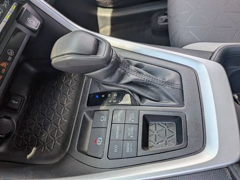 Used 2020 Toyota RAV4 XLE w/ All Weather Liner Package AWD/4WD image 15