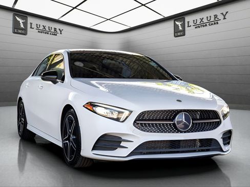 Used 2021 Mercedes-Benz A 220 image 1