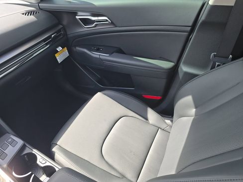 New 2026 Kia Sportage EX FWD image 16