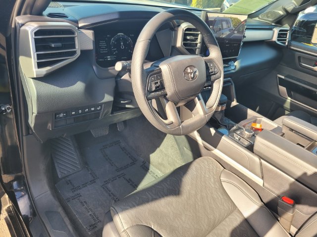 Used 2025 Toyota Tundra Limited AWD/4WD image 12