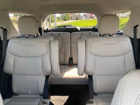 Certified 2025 Ford Explorer Active w/ Active Comfort Package RWD image 27