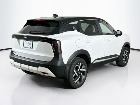 Used 2025 Nissan Kicks SV FWD image 9