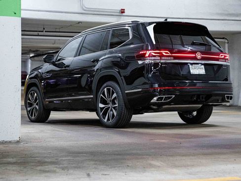 New 2026 Volkswagen Atlas SEL Premium R-Line image 5