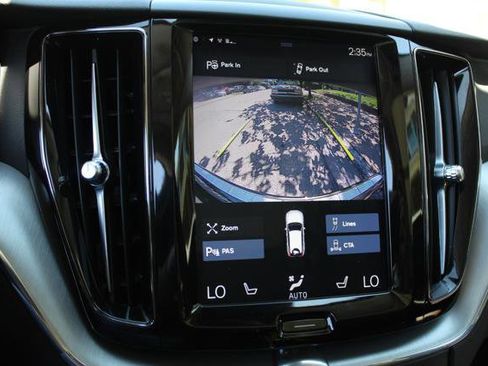 Used 2018 Volvo XC60 T5 Momentum w/ Vision Package AWD/4WD image 21