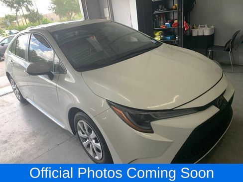 Used 2020 Toyota Corolla LE FWD image 1