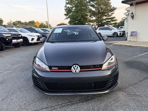 Used 2015 Volkswagen Golf 4-Door FWD image 2