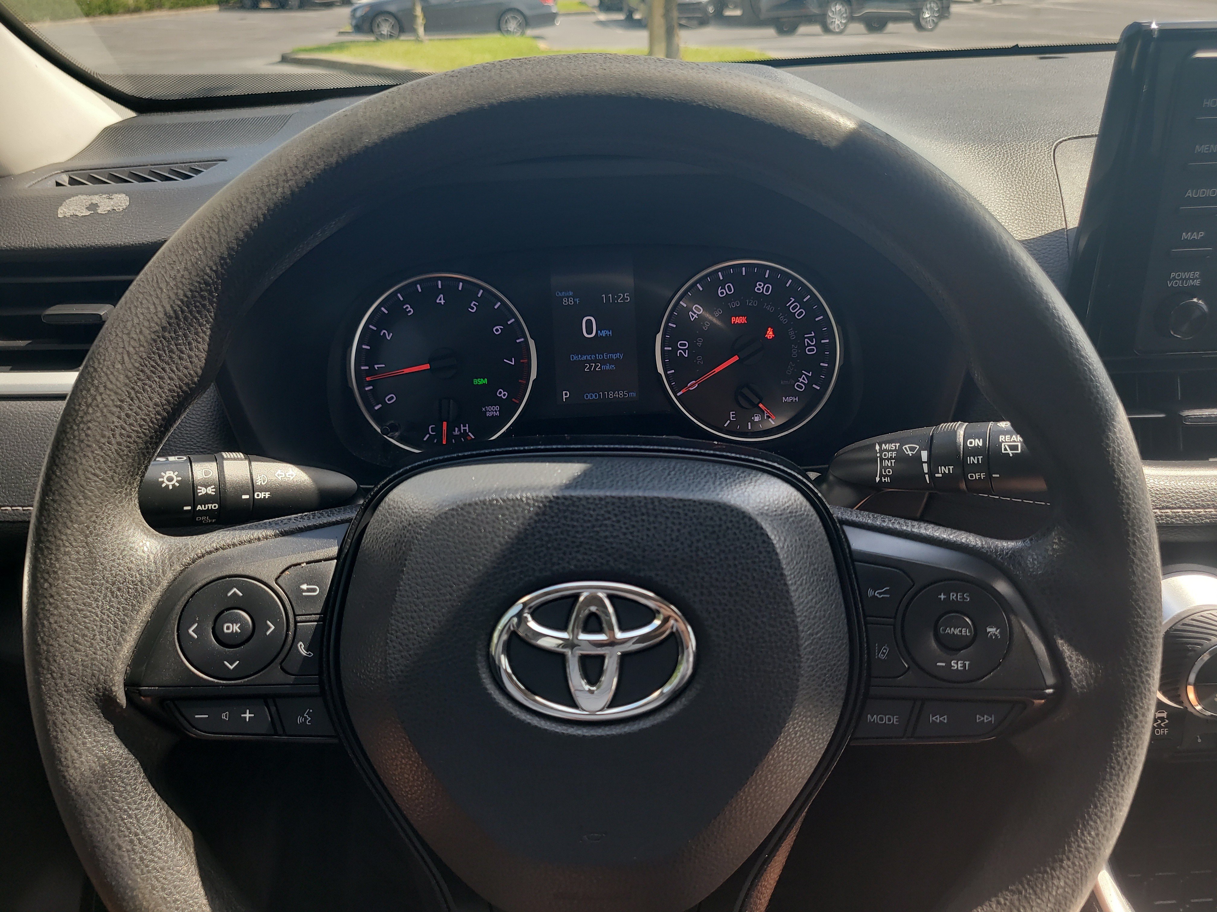 Used 2021 Toyota RAV4 XLE w/ Convenience Package FWD image 30