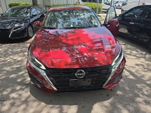 Used 2023 Nissan Altima 2.5 SL AWD/4WD image 2
