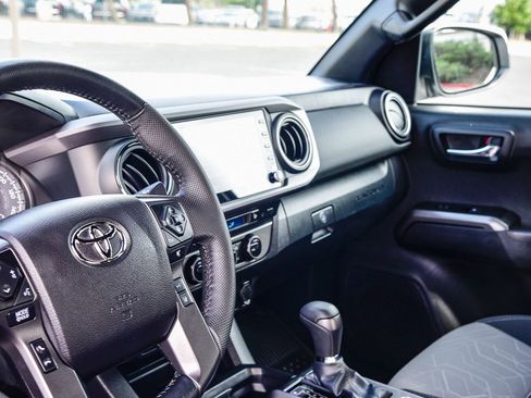 Certified 2022 Toyota Tacoma TRD Sport image 16