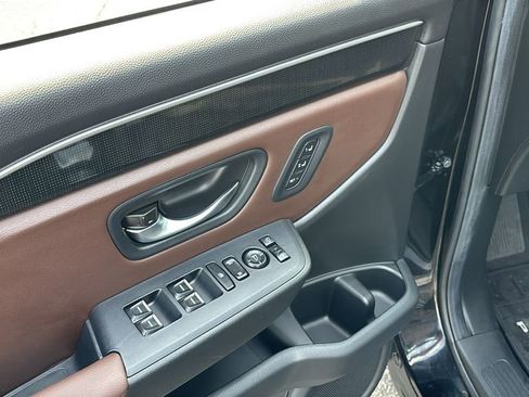 Used 2025 Honda Pilot Elite image 14