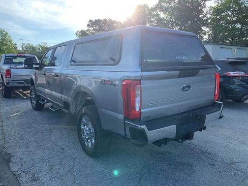 Used 2023 Ford F250 XLT AWD/4WD image 5