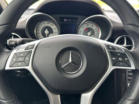 Used 2016 Mercedes-Benz SLK 300 image 25